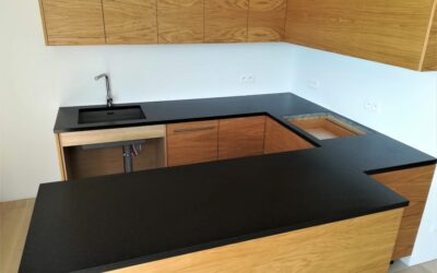 NERO ASSOLUTO satyna