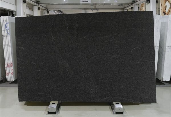 granit foggy black slab