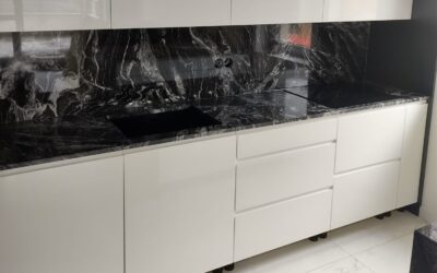 FOREST BLACK poler