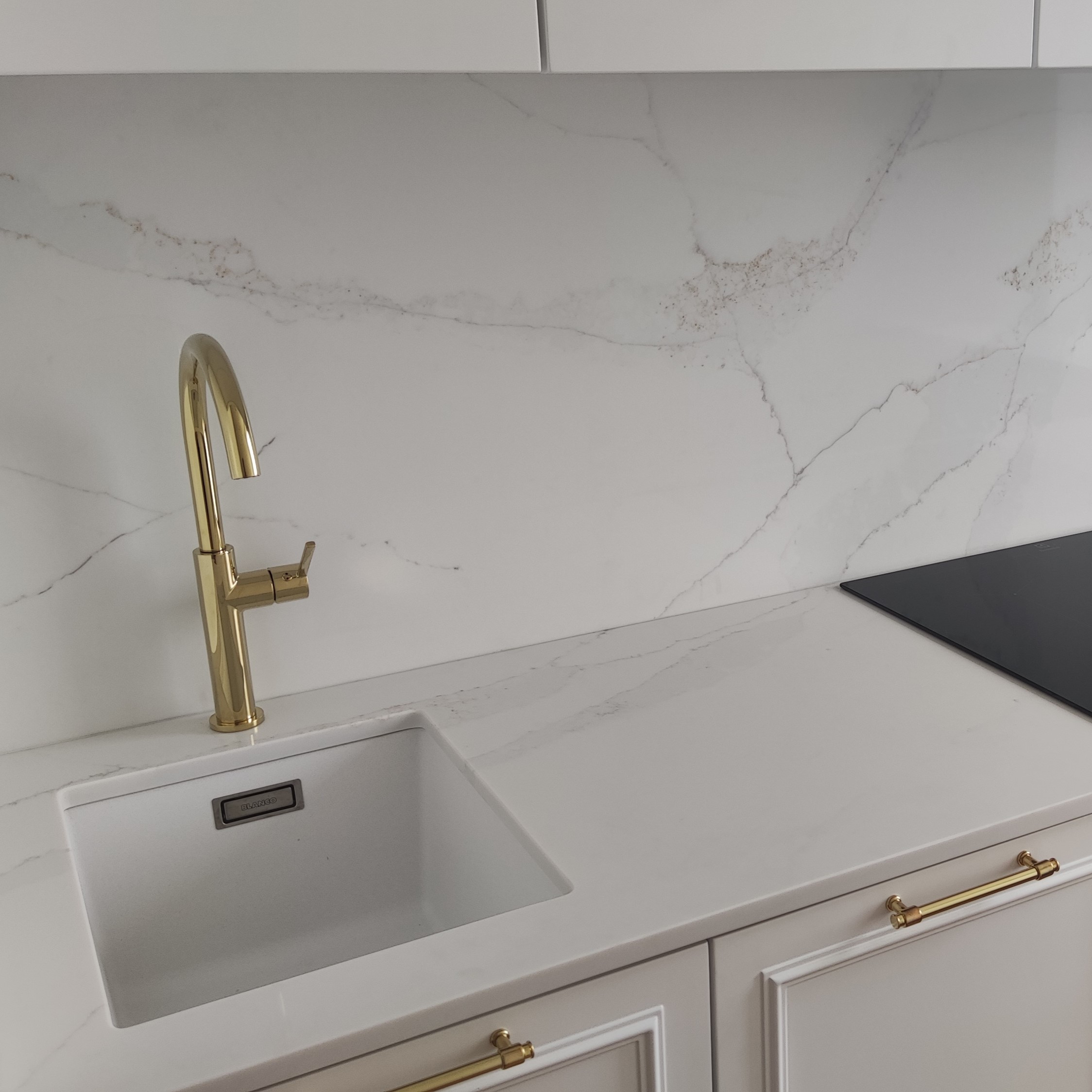SIQUARTZ Statuario Gold - nasze realizacje